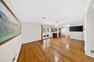 6015 De Moss Dr, Houston, TX 77081 - Photo 5