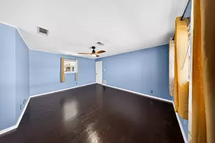 6015 De Moss Dr, Houston, TX 77081 - Photo 17