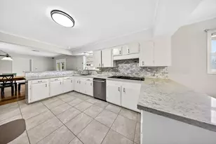 6015 De Moss Dr, Houston, TX 77081 - Photo 13