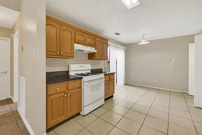 12322 Meadow Ridge Drive, Stafford, TX 77477 - Photo 9