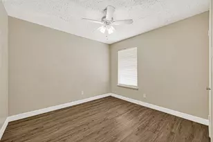12322 Meadow Ridge Dr, Stafford, TX 77477 - Photo 23