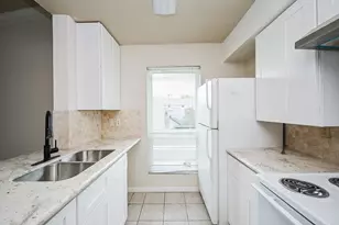 3900 Woodchase Dr, Houston, TX 77042 - Photo 11