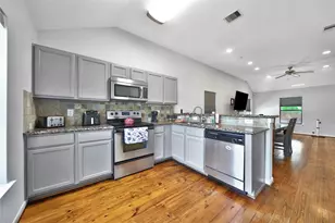 2314 Carr St, Houston, TX 77026 - Photo 13