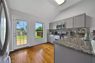 2314 Carr Street, Houston, TX 77026 - Photo 11