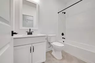 7726 Jade Crst Dr, Angleton, TX 77515 - Photo 23