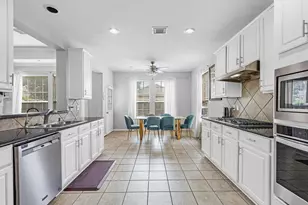 2507 Stonebury Ln, Sugar Land, TX 77479 - Photo 9