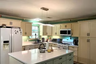 4901 County Rd 216, Hungerford, TX 77435 - Photo 17