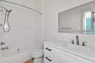 1325 35th St, Galveston, TX 77551 - Photo 15