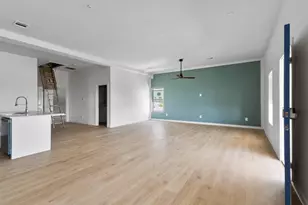 1325 35th St, Galveston, TX 77551 - Photo 7