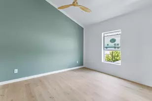 1325 35th St, Galveston, TX 77551 - Photo 13