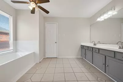 6002 Villa Hills Drive, Houston, TX 77066 - Photo 41