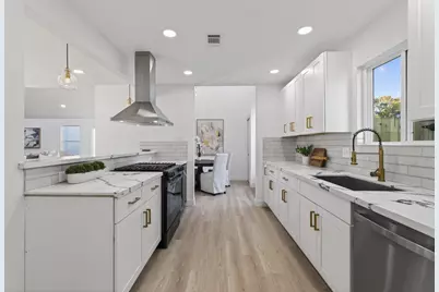 6207 Rollingbrook Drive, Houston, TX 77096 - Photo 9