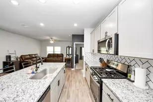 215 Intrepid Trl, Magnolia, TX 77354 - Photo 11