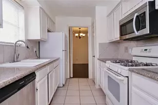 2915 Mesquite Dr, Sugar Land, TX 77479 - Photo 9