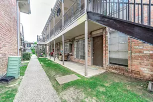 9616 Long Point Rd, Houston, TX 77055 - Photo 7