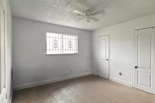 12130 Glen Hollow Dr, Houston, TX 77048 - Photo 5