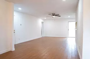 12130 Glen Hollow Dr, Houston, TX 77048 - Photo 9