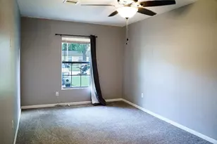 5211 Myrtlewood St, Houston, TX 77033 - Photo 5