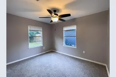 5211 Myrtlewood Street, Houston, TX 77033 - Photo 15