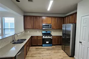 13122 Stratford Skies Ln, Houston, TX 77072 - Photo 9