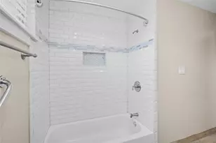 9402 Val Verde St, Houston, TX 77063 - Photo 21