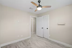 9402 Val Verde St, Houston, TX 77063 - Photo 19