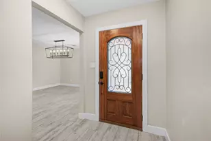 9402 Val Verde St, Houston, TX 77063 - Photo 5