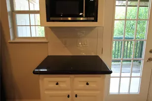 8277 Kingsbrook Rd, Houston, TX 77024 - Photo 11