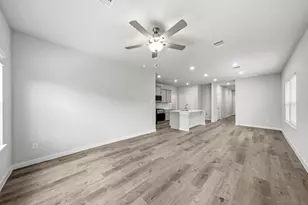 302 Amy St, Angleton, TX 77515 - Photo 11