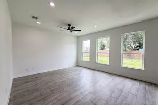 6711 Rowell Ct, Houston, TX 77489 - Photo 3