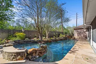 2038 Crisfield Dr, Sugar Land, TX 77479 - Photo 35