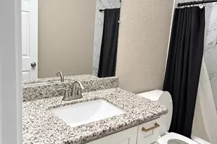604 Linda Ln, Alvin, TX 77511 - Photo 9