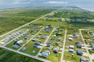 109 Ocean Tide Dr, Crystal Beach, TX 77650 - Photo 23