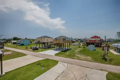 109 Ocean Tide Drive, Crystal Beach, TX 77650 - Photo 11