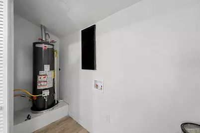 5719 Southwind Street, Houston, TX 77033 - Photo 13