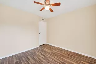 3919 Fairmont Pkwy, Pasadena, TX 77504 - Photo 15