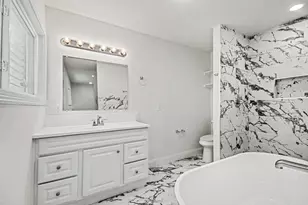 2005 Mary Moody Northen Blvd, Galveston, TX 77551 - Photo 17