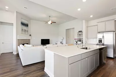 50 Wyatt Oaks Drive, The Woodlands, TX 77375 - Photo 17