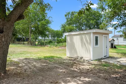 137 County Road 202, Weimar, TX 78962 - Photo 15