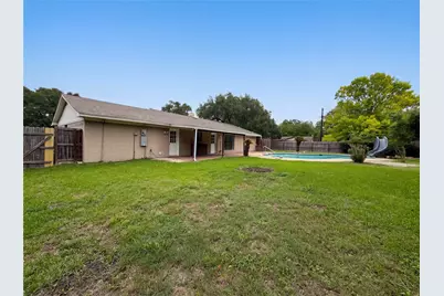 1001 Windy Drive, Brenham, TX 77833 - Photo 5