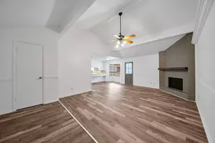 162 Greenleaf Ln, Conroe, TX 77304 - Photo 7