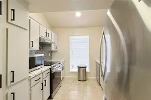 9809 Richmond Ave, Houston, TX 77042 - Photo 7