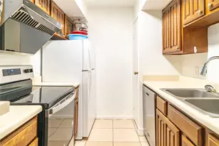 10202 Forum Park Dr, Houston, TX 77036 - Photo 11