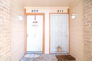 10202 Forum Park Dr, Houston, TX 77036 - Photo 3