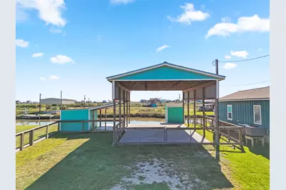 1226 County Road 202, Sargent, TX 77414 - Photo 9