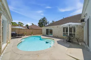 10103 Briar Forest Dr, Houston, TX 77042 - Photo 39
