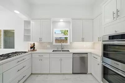 10103 Briar Forest Drive, Houston, TX 77042 - Photo 9