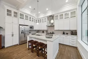 1547 Nevada St, Houston, TX 77006 - Photo 5