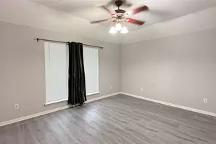 4919 Lochman Ln, Pearland, TX 77584 - Photo 11