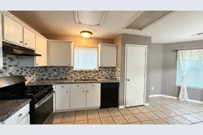 4919 Lochman Lane, Pearland, TX 77584 - Photo 9